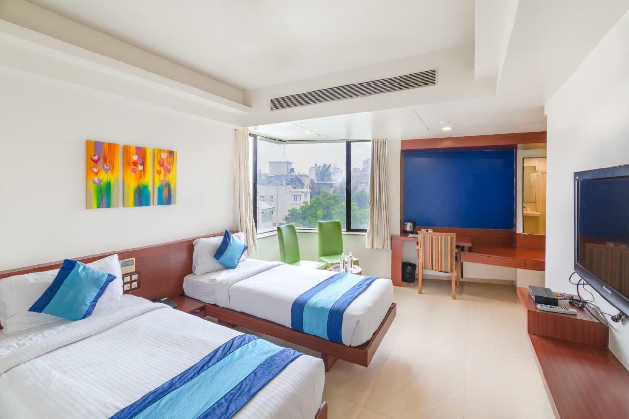Hotel Mint Montvert, Baner Pune Eksteriør bilde
