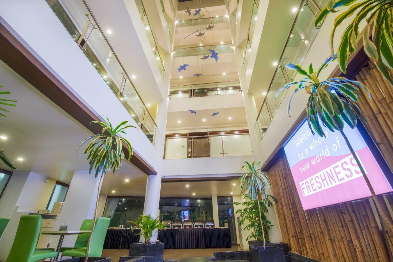 Hotel Mint Montvert, Baner Pune Eksteriør bilde